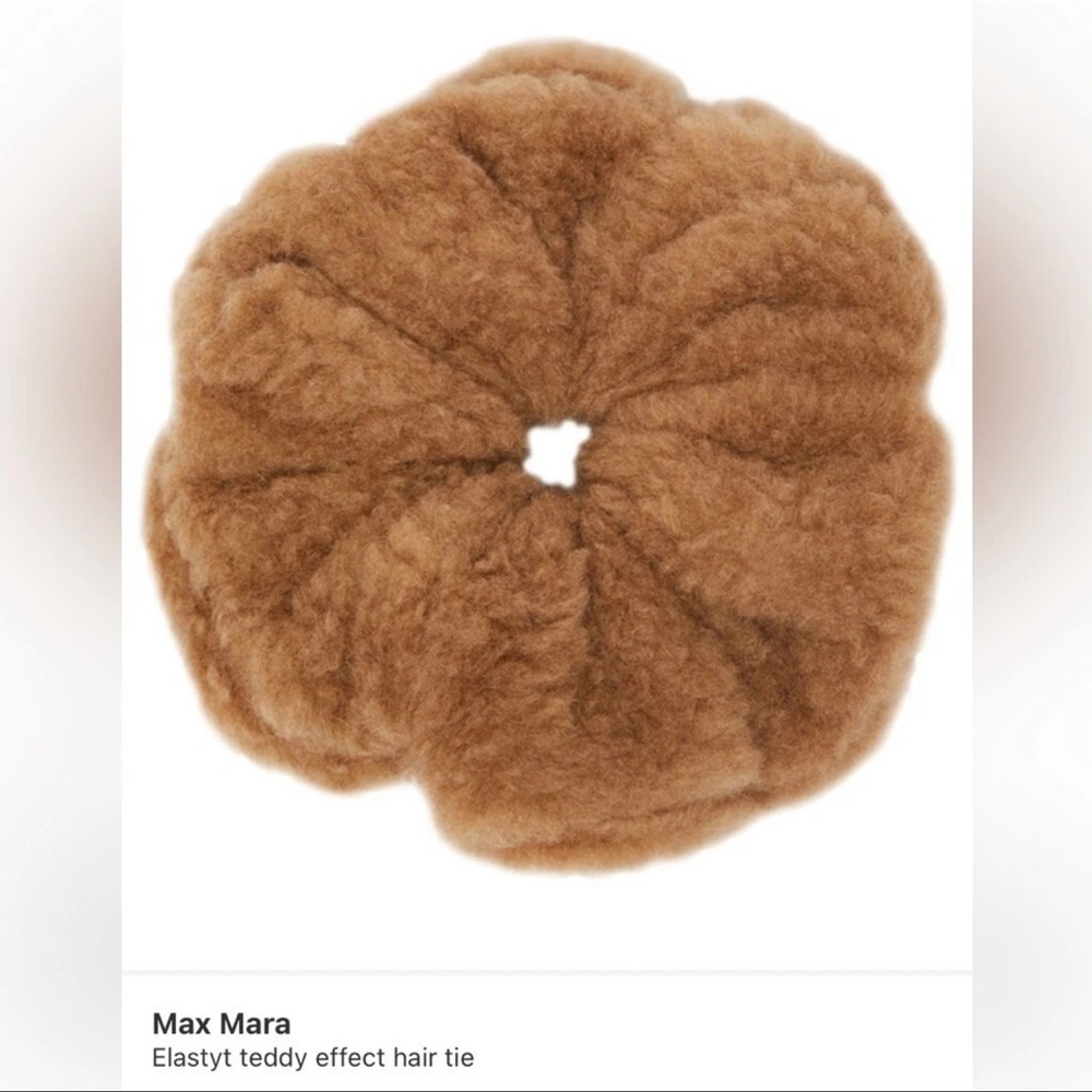 MaxMara Luxury Camel Silk Blend Scrunchie Accessory